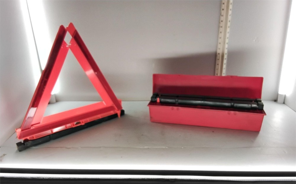 Do-Ray 998A Triangle Emergency Roadside Kit reflector safety flare warning