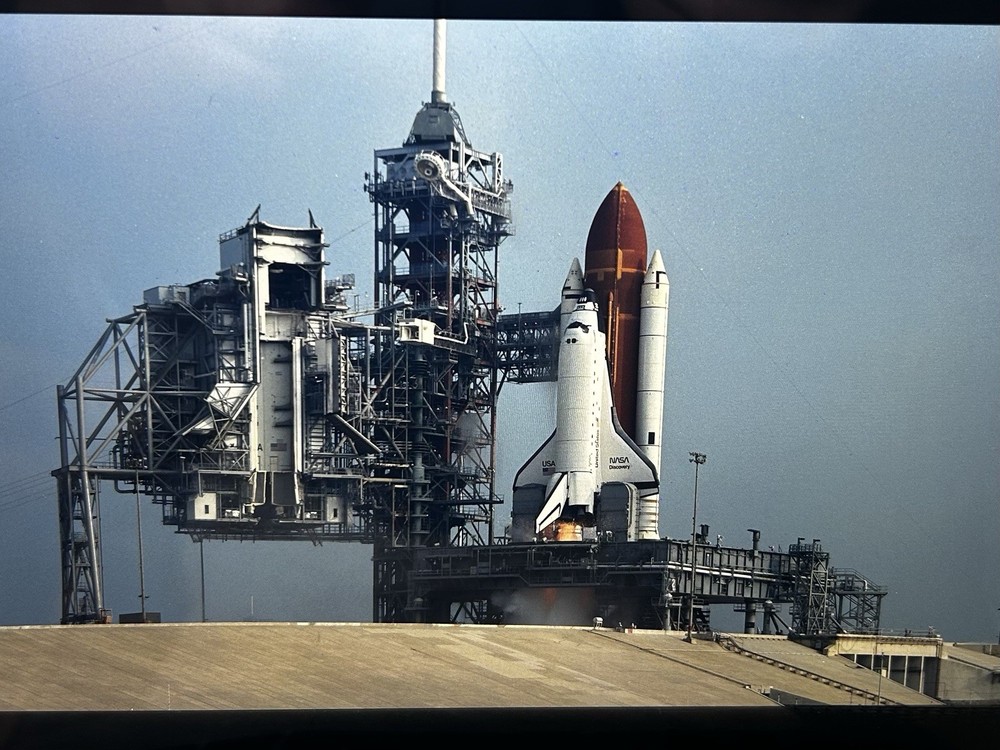 1984 NASA KSC Shuttle Discovery 41-D Mission Launchpad Presentation Transparency
