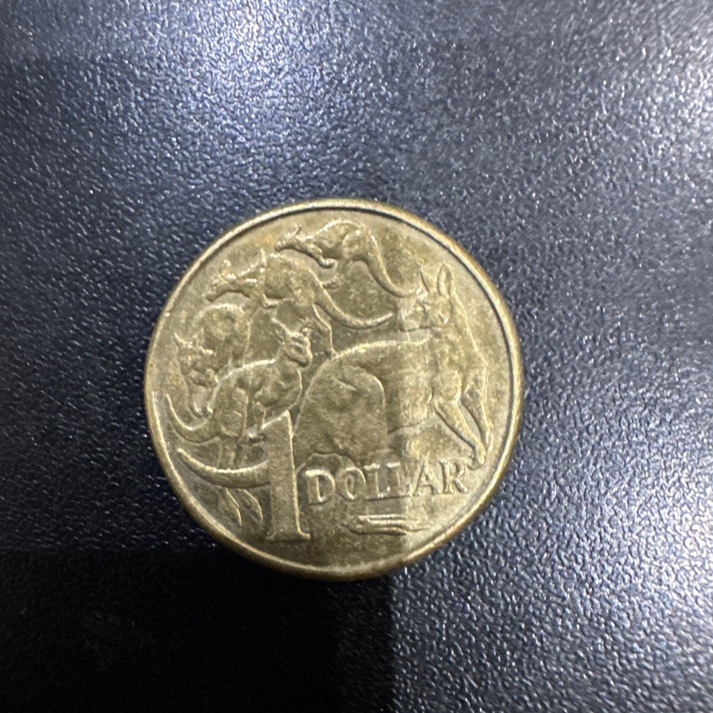 Australian One Dollar $1  1985 Kangaroo Design