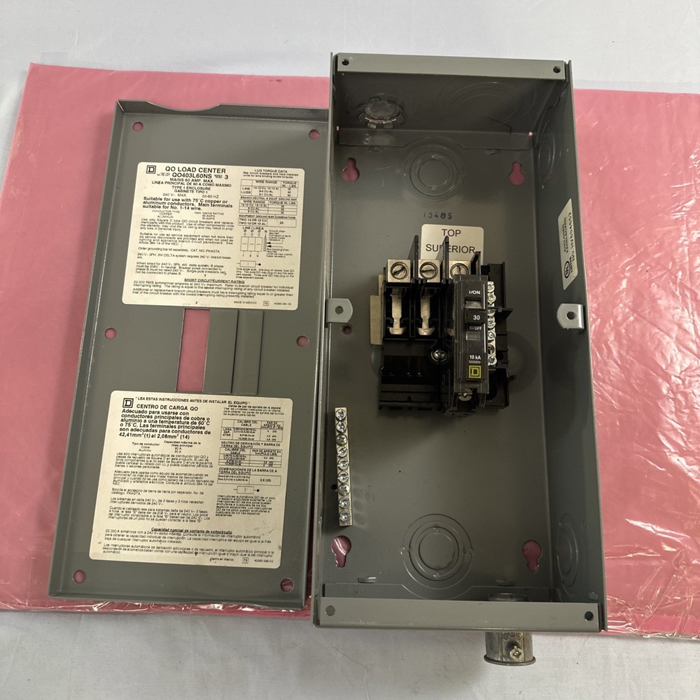 Square D QO403L60NS Load Center. 240V 60A