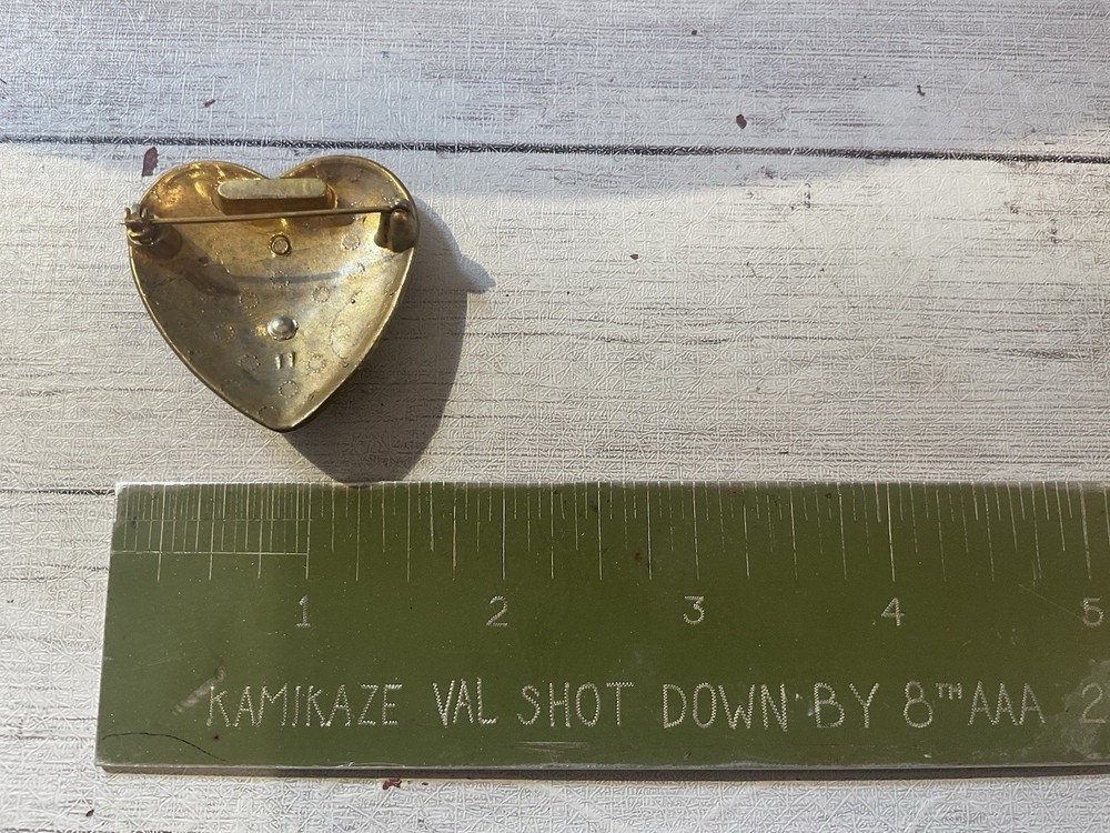 ORIGINAL WWII US HOME FRONT HEART / EAGLE BROOCH PIN
