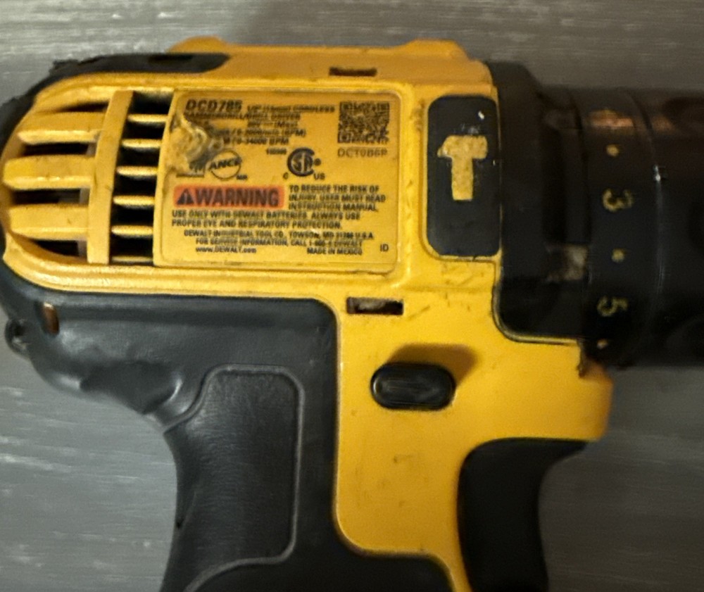 Dewalt DCD785 drill with Battery