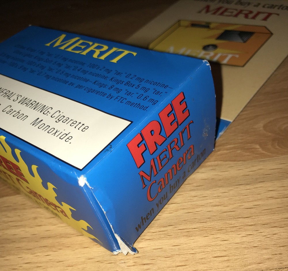 VINTAGE MERIT CIGARETTES DISPOSABLE CAMERA NIP