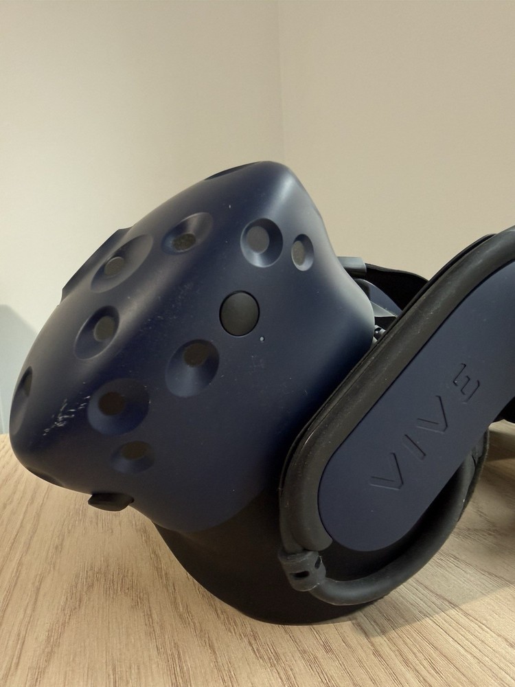 HTC VIVE Pro VR Blue Headset With Cable & Black Controllers - Read Please