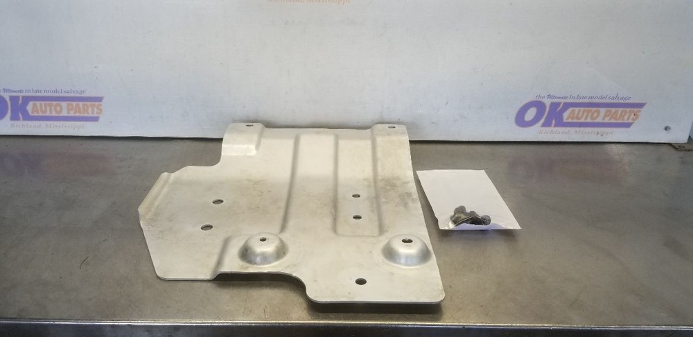 06 GMC SIERRA 2500 FRONT FRAME SKID PLATE