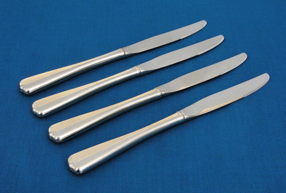 (4) ONEIDA USA - GALA IMPULSE - 9" DINNER KNIVES - STAINLESS - NICE CONDITION