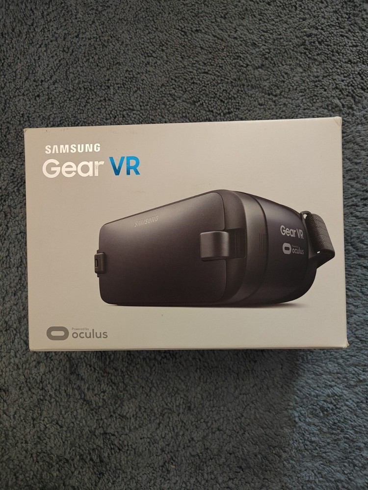 Samsung Gear VR powered by Oculus SM-R323 VR Headset and Controller