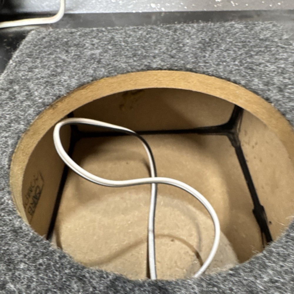 Universal Single 6" Carpeted Car Subwoofer Enclosure Box
