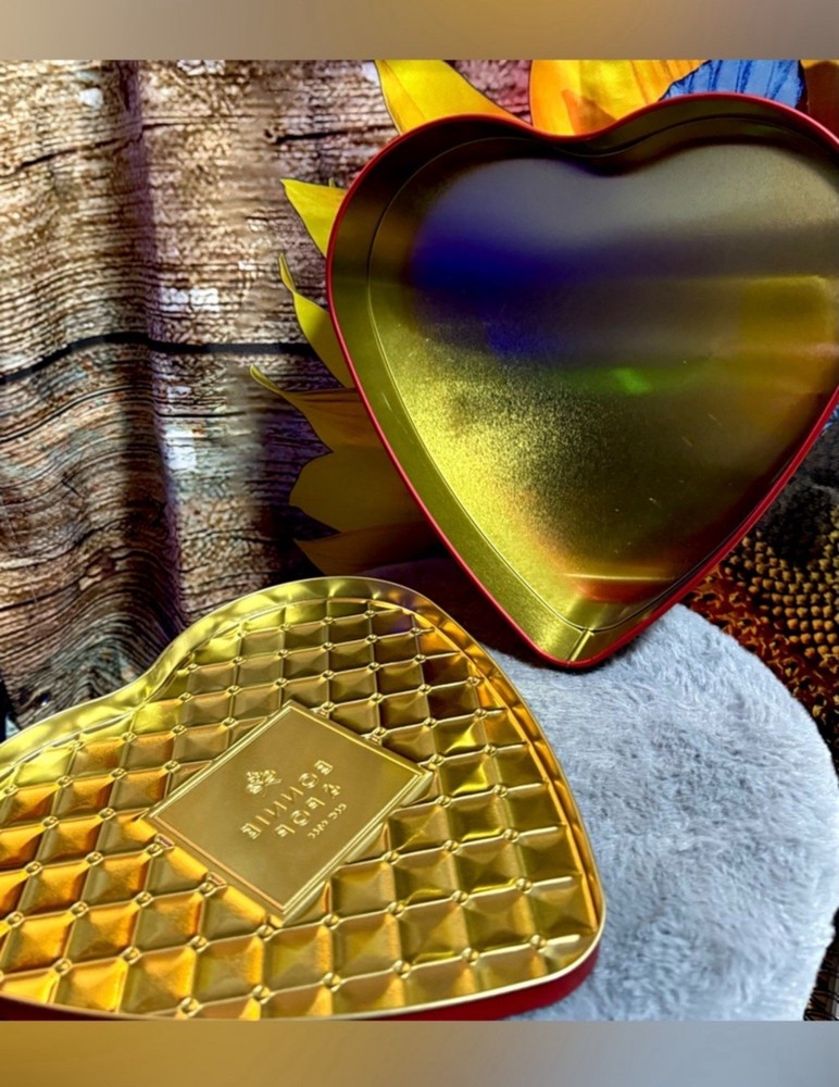 Bonnie & Pop Heart Shaped Tin