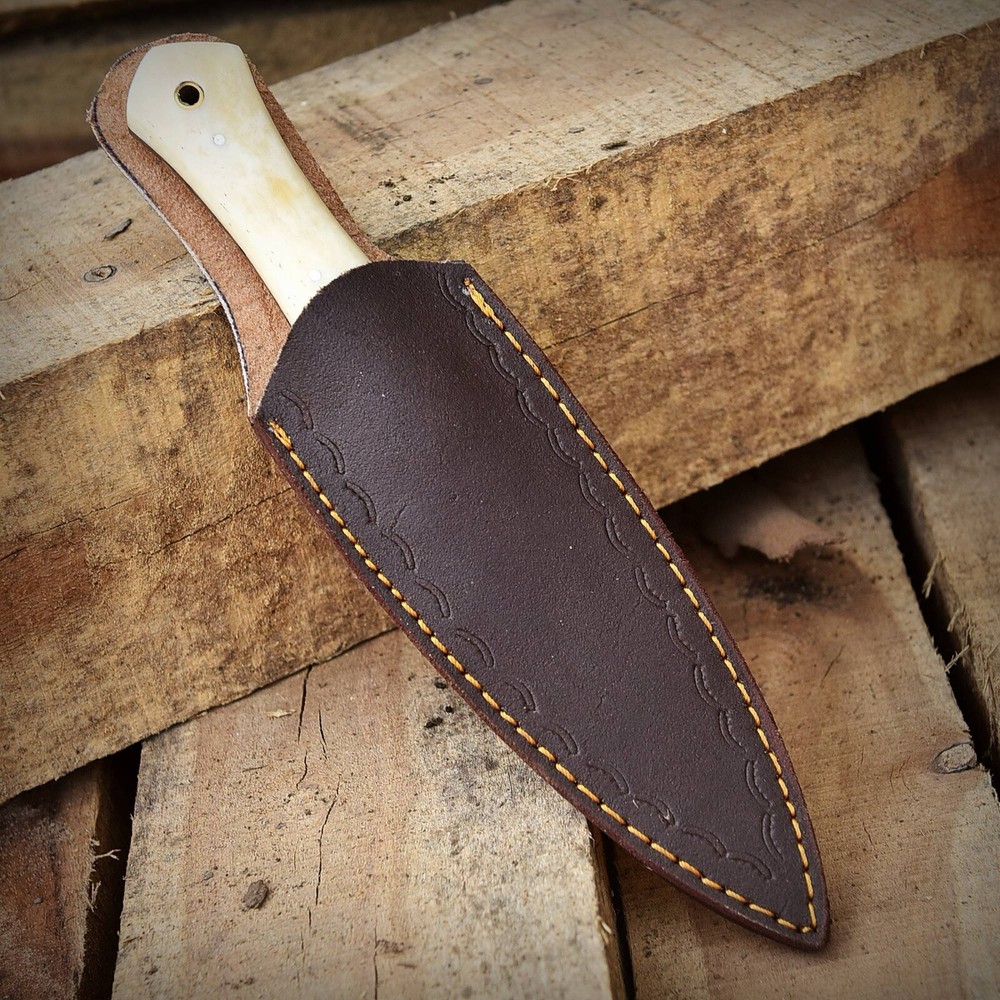 Handmade Damascus Fixed Double-Edged Blade Dagger Knife Bone-bull Horn Handle