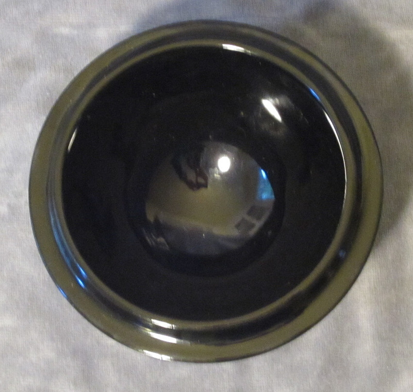 Viet Nam Lacquerware Egg-Shaped Box with Hand-Carved Elephant Design