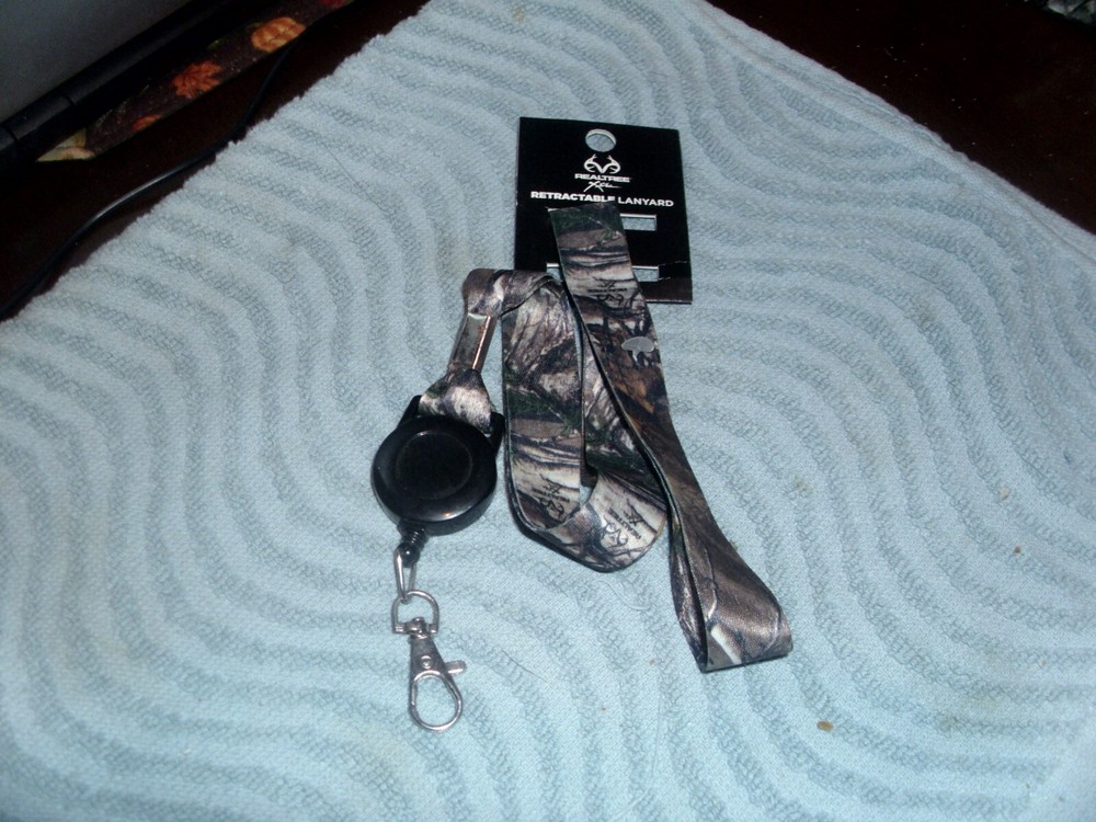 Real Tree Camo Retractable Lanyard