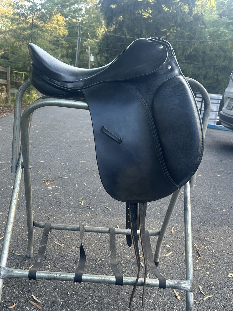 Dressage Saddle Black 17”
