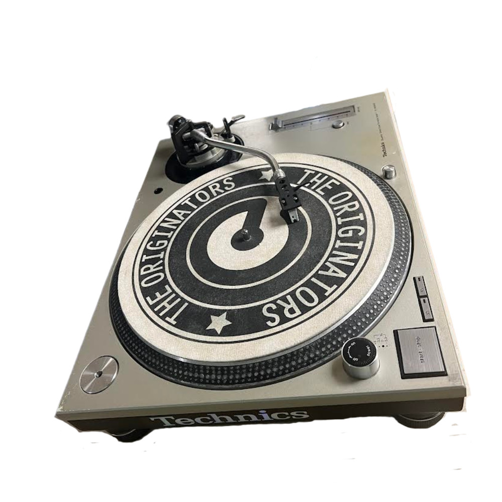 Technics Quartz Direct Drive Turntable SL-1200M3D