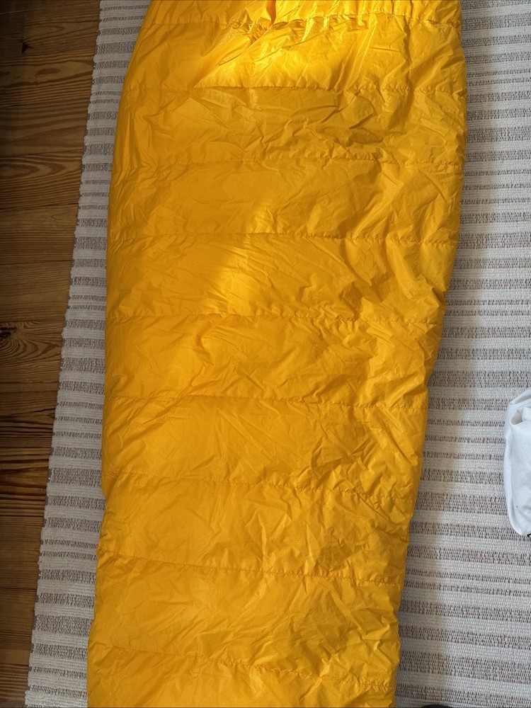 Midwest Mountaineering Down Filled Sleeping Bag. EUC