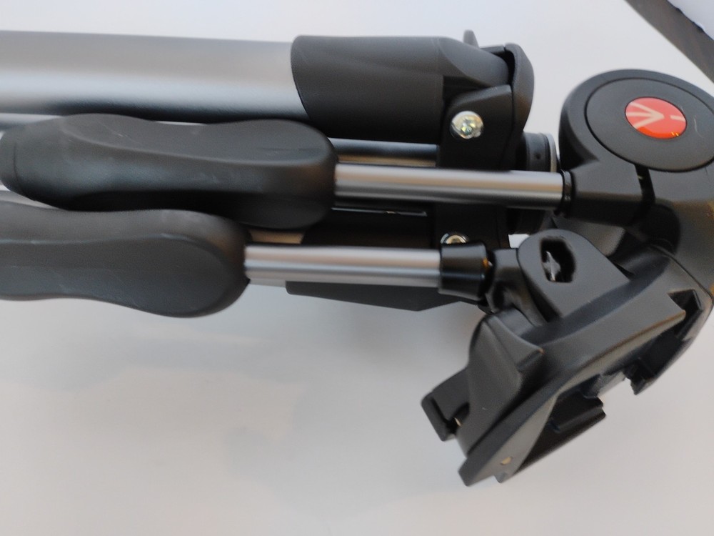 Manfrotto MKCOMPACTADV-BK Compact Advanced Tripod