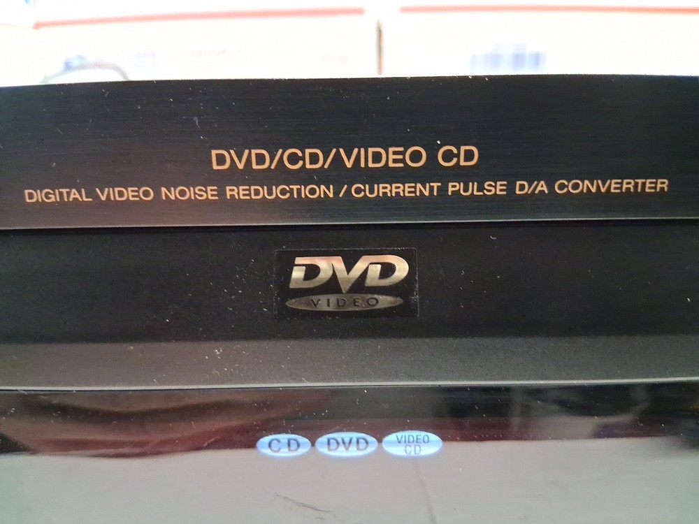 Sony DVP-S7000 CD/DVD Player With Working Remote
