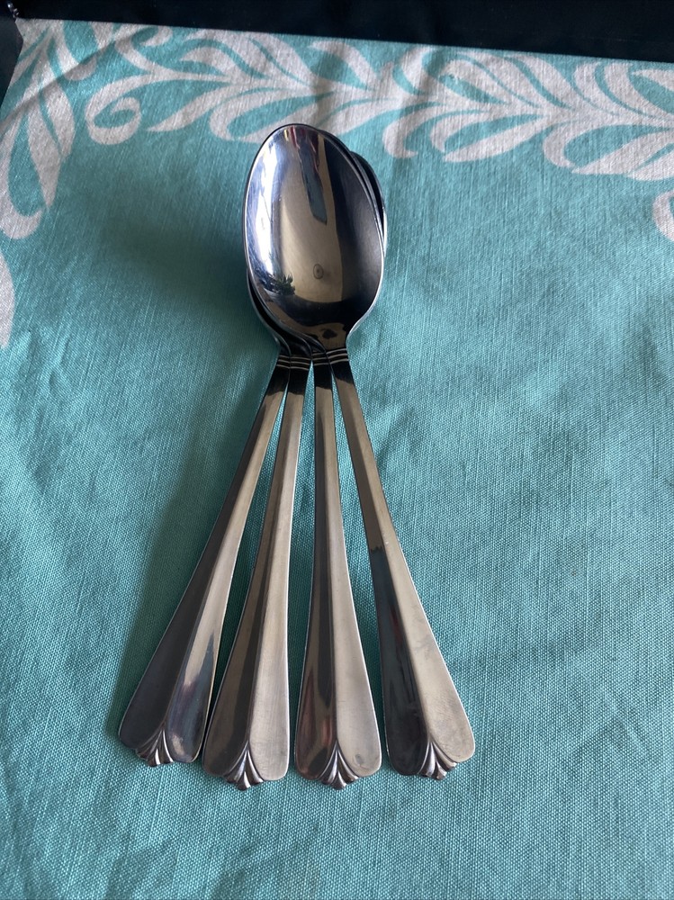 4 Pcs Rogers Co Country Shell Dinner Spoons Stainless Flatware
