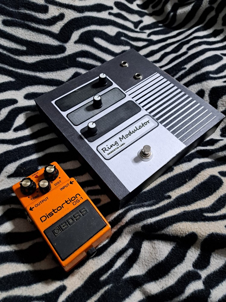 Guitar Pedal Ring Modulator Fuzz