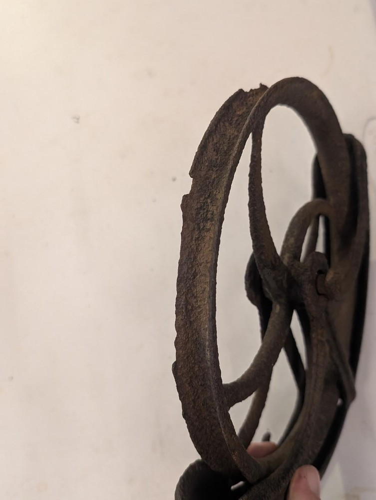 Cast iron barn pulley. Vintage. 9" wheel