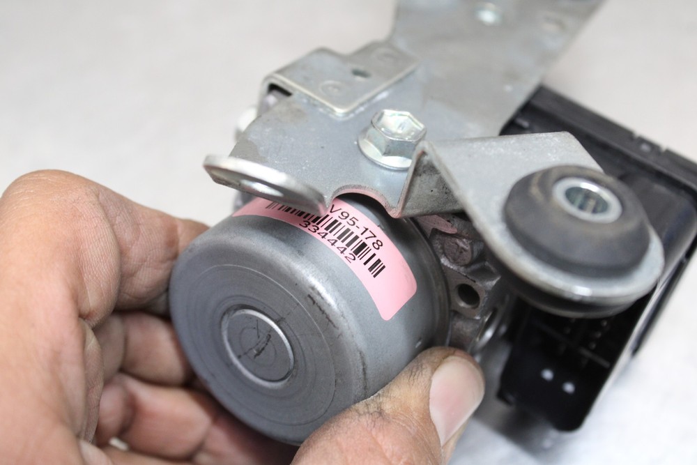 24-26 SUZUKI GSX-8R ABS PUMP UNIT MODULE