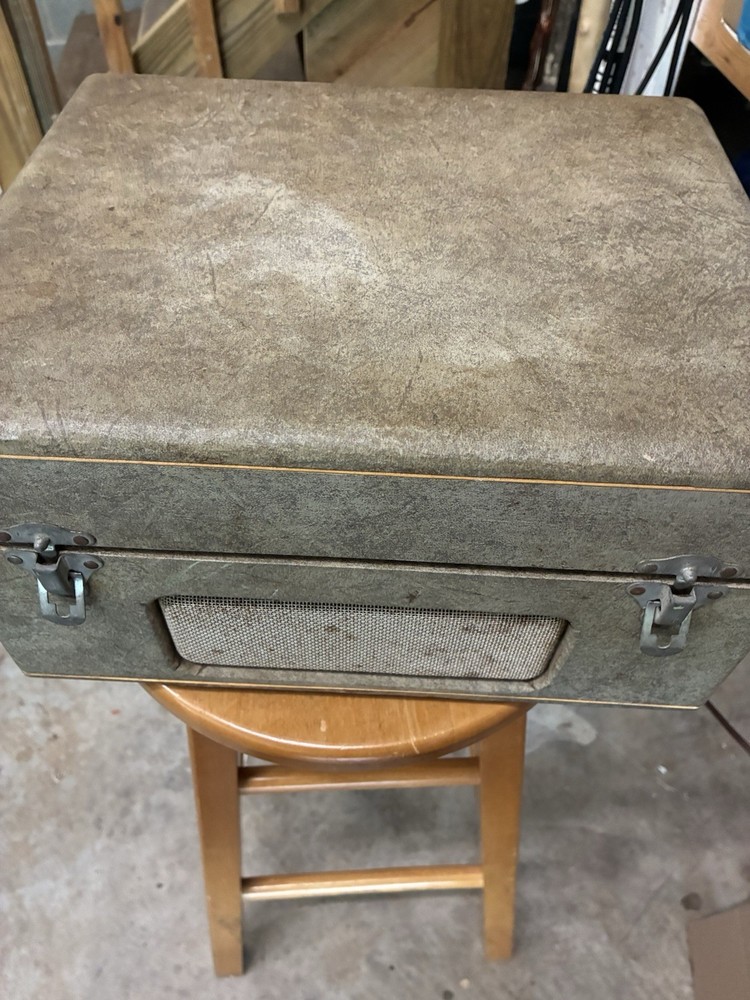 Vintage Silvertone Suitcase Record Player Phonograph