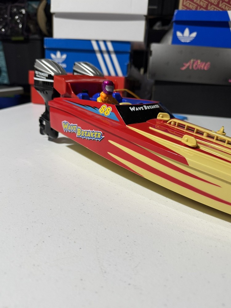 Wave Breaker 88 RC BOAT