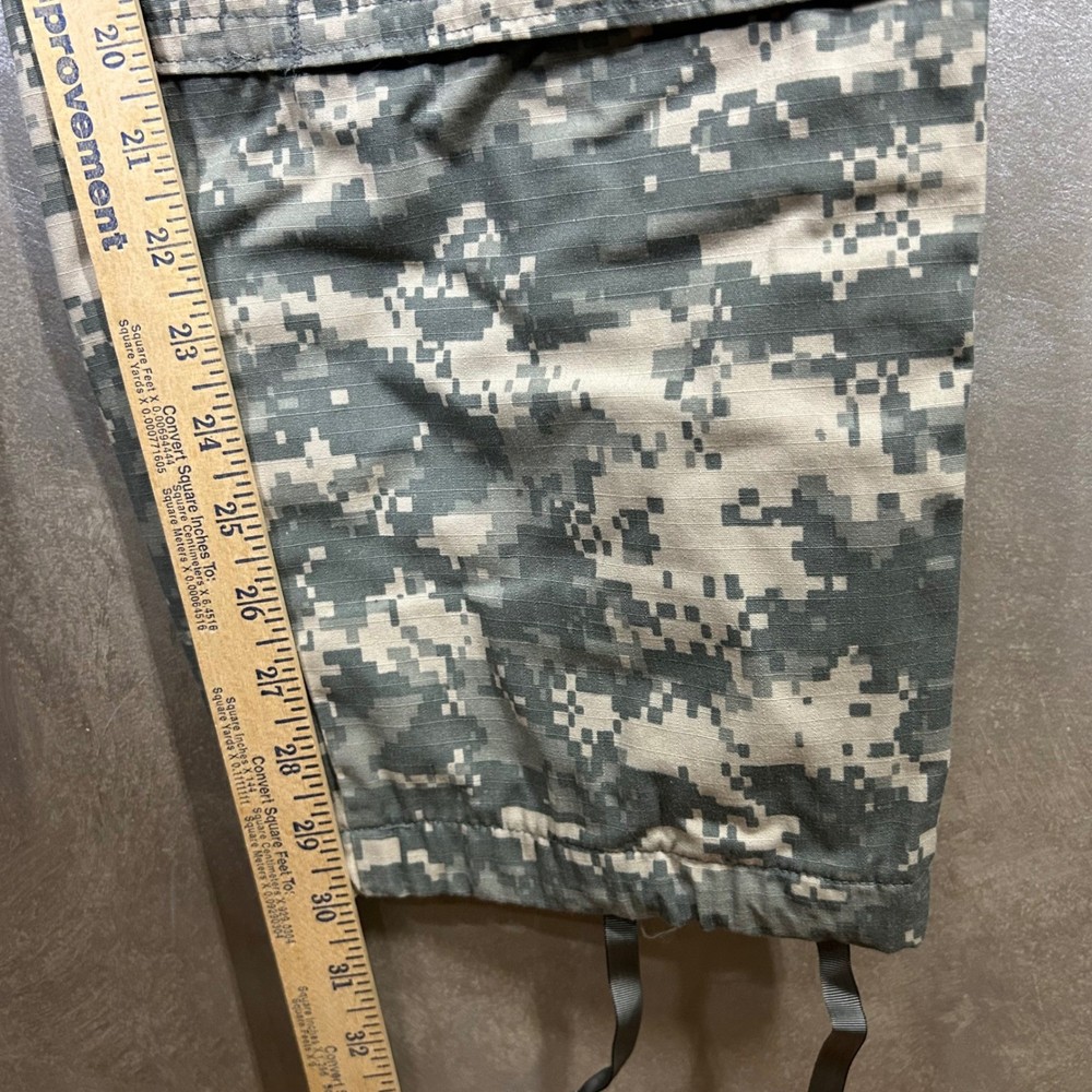Army Combat Uniform ACU Digital Camo Cargo Pants Mens Medium Regular