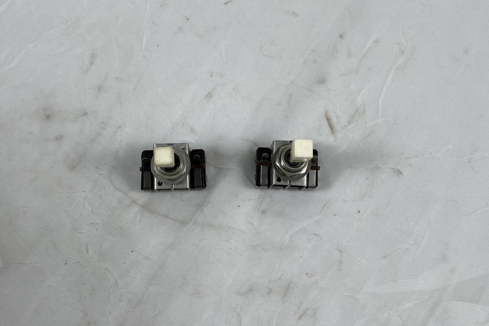 (2) 13AT69 MICRO TOGGLE SWITCHES, NEW