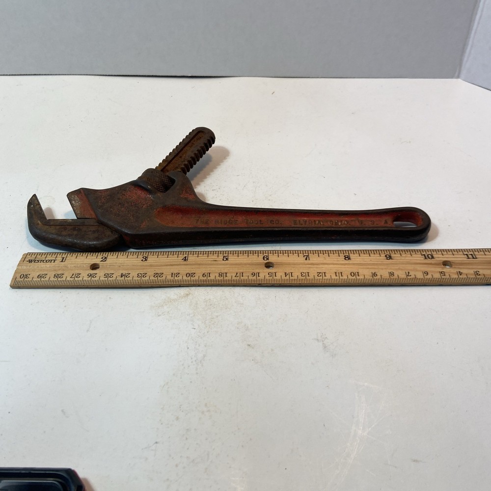 VINTAGE RIGID E—110 OFFSET HEX PIPE WRENCH MADE BY THE RIDGE TOOL CO, ELYRIA, OH