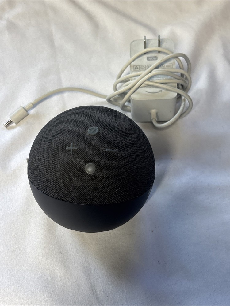 Amazon Echo Dot 4th Gen Smart Speaker Charcoal Model B7W64E with Charger