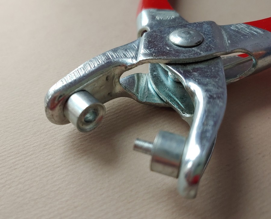 Vintage Globemaster Eyelet Fastening Kit