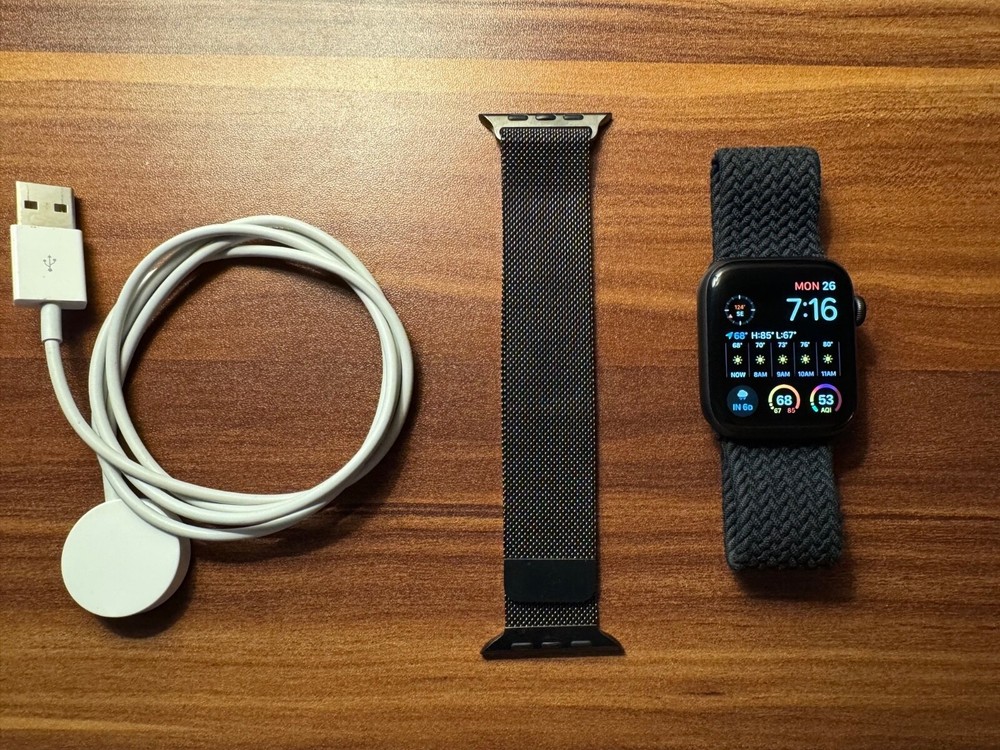 Apple Watch 44mm Series 6 GPS only