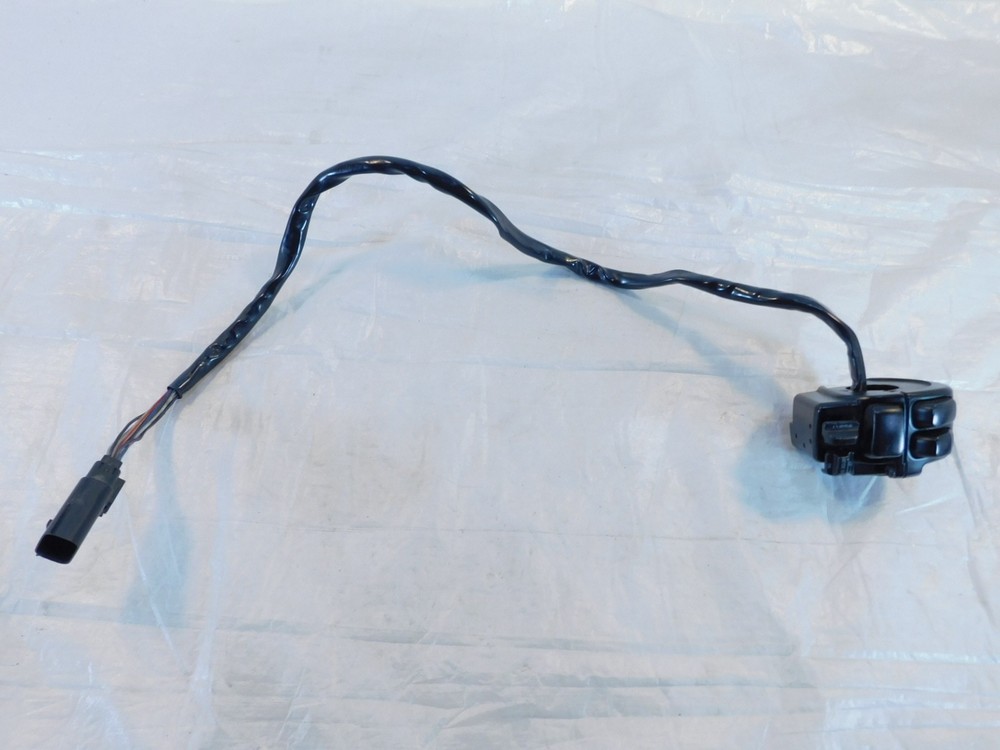Harley Davidson Electra Glide Ultra Classic Left Handlebar Speaker Volume Switch