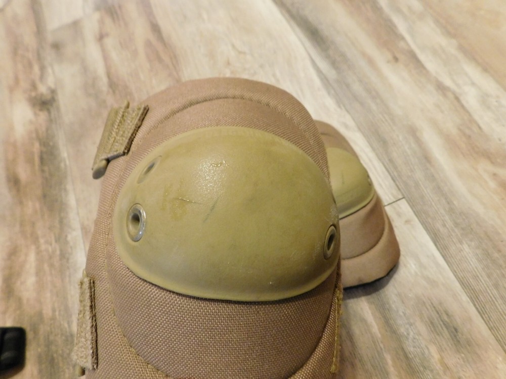 BLACKHAWK ADVANCED TACTICAL ELBOW PADS COYOTE