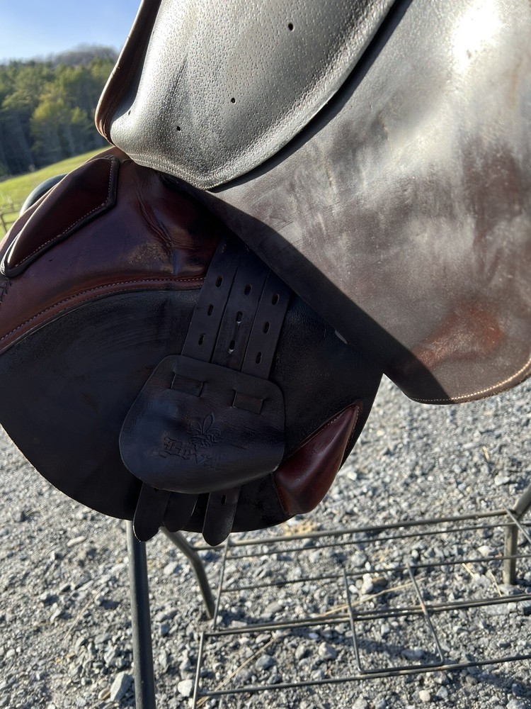 Bevel Close Contact Saddle 16.5”