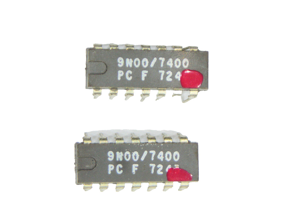 F7400PC  "Original" Fairchild  14P DIP TTL  IC  1  pc