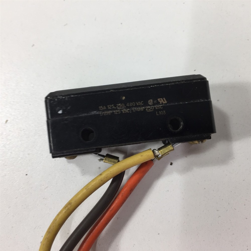 (1) Honeywell BZ-R178 Microswitch