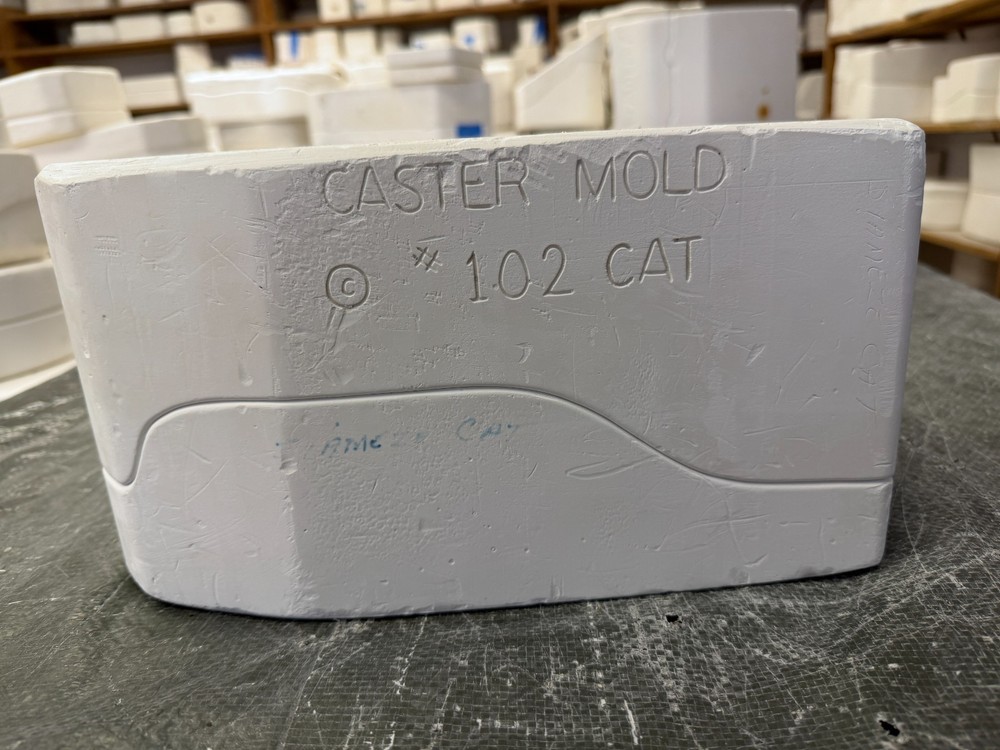 VINTAGE CASTER CERAMIC MOLD #102 SIAM CAT
