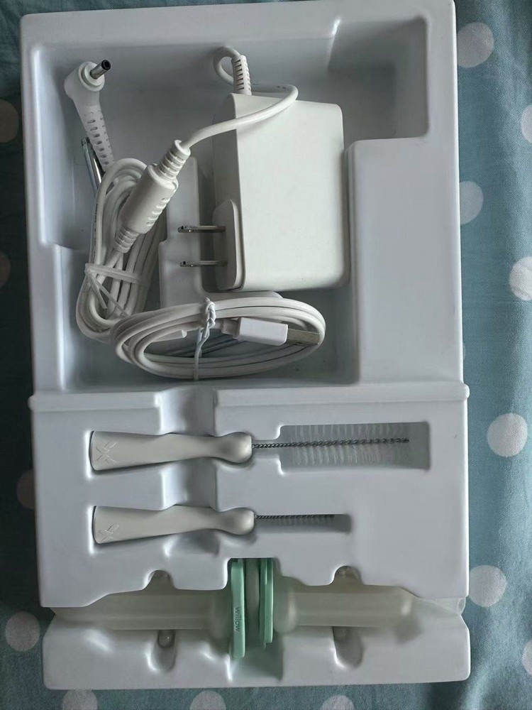 Willow Go Wearable Breast Pump – Open Box Never Used Complete Set