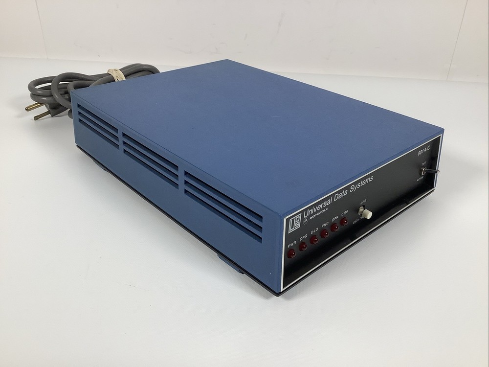 Motorola Universal Data Systems 801 A/C Modem - Powers Up - No Further Testing -