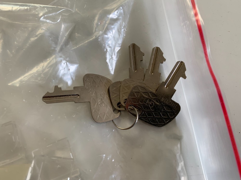 POSIFLEX KB3200 AT INTERFACE PROGRAMMABLE KEYBOARD WITH MAGNETIC STRIPE READER