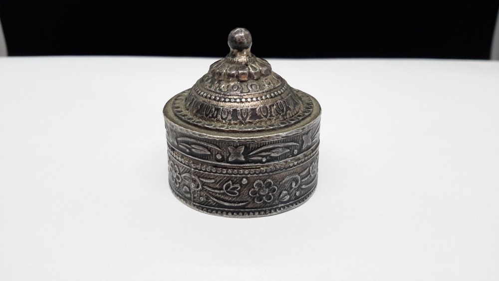 800 Silver Antique Pill BOX Trinket Snuff Box
