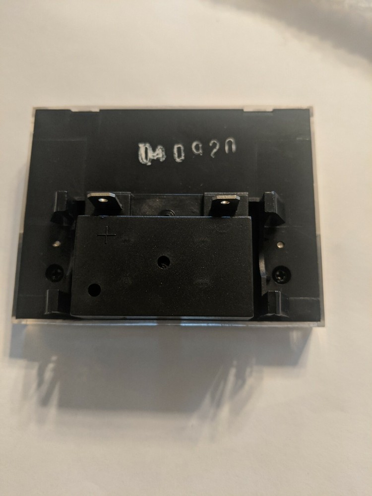 247-161-666 Voltmeter Horizontal 0-40 Volt Range
