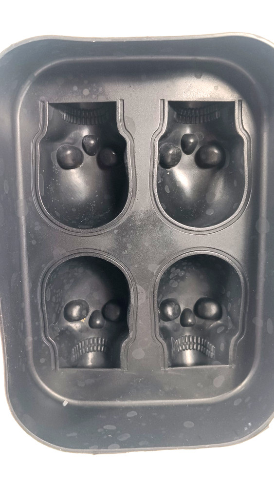 Skull Ice Cube Tray Halloween Silicone Rubber Preowned