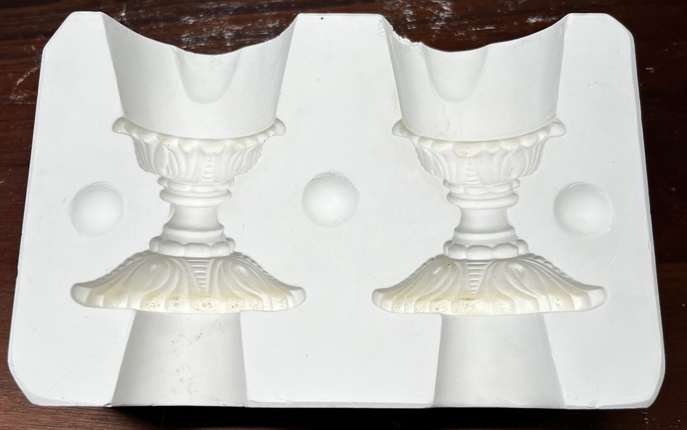 Vintage Byron Mold #BH 1131 Egg Stand