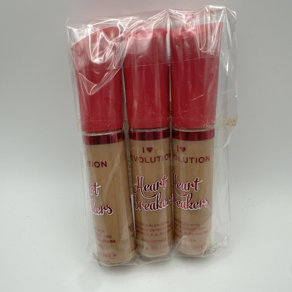 NEW~ I Heart Revolution Heartbreakers Concealer BISCUIT M83