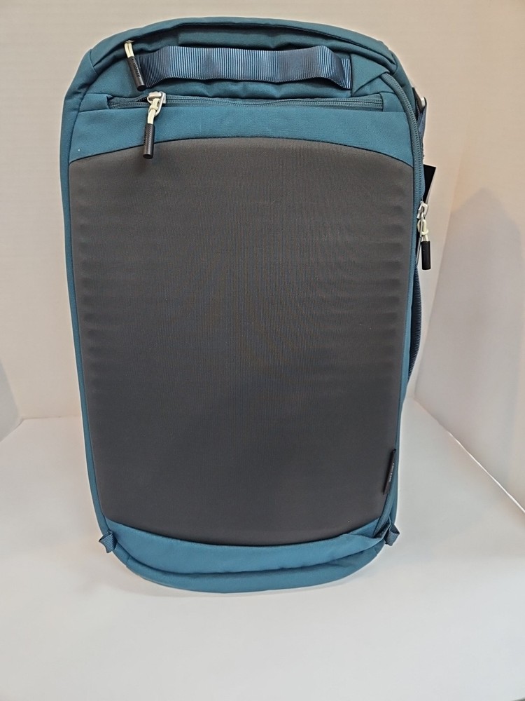 Osprey Arcane Duffel Bag/Backpack 30L. Stargazer Blue.