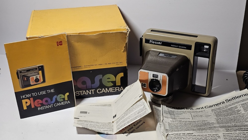 Kodak Pleaser Complete In Box With Settlement Doc