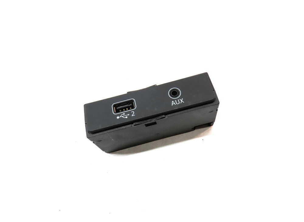 2019 AUDI A5 SPORTBACK (8W6) USB AUXILIARY AUDIO INTERFACE INPUT JACK PANEL